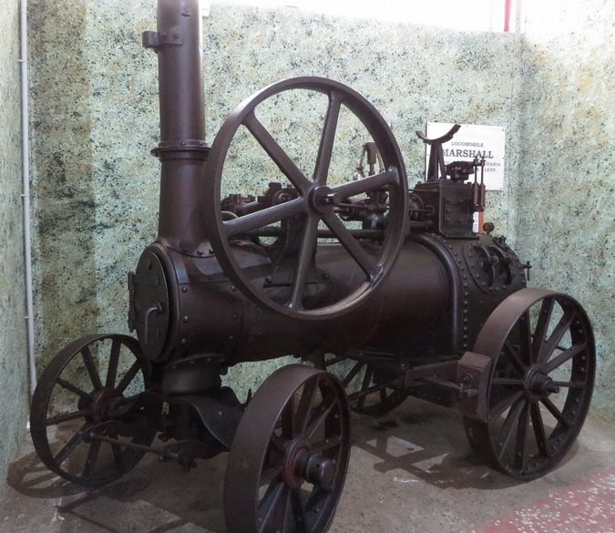 (23) mezzi agricoli d'epoca